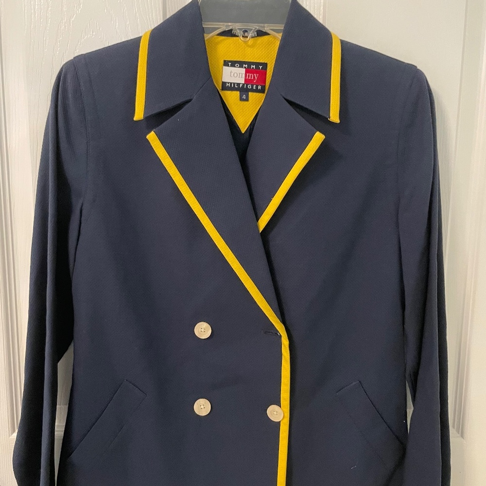 Ladies suit set, one button is missing